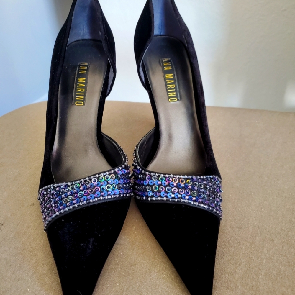 Ann Marino pumps.